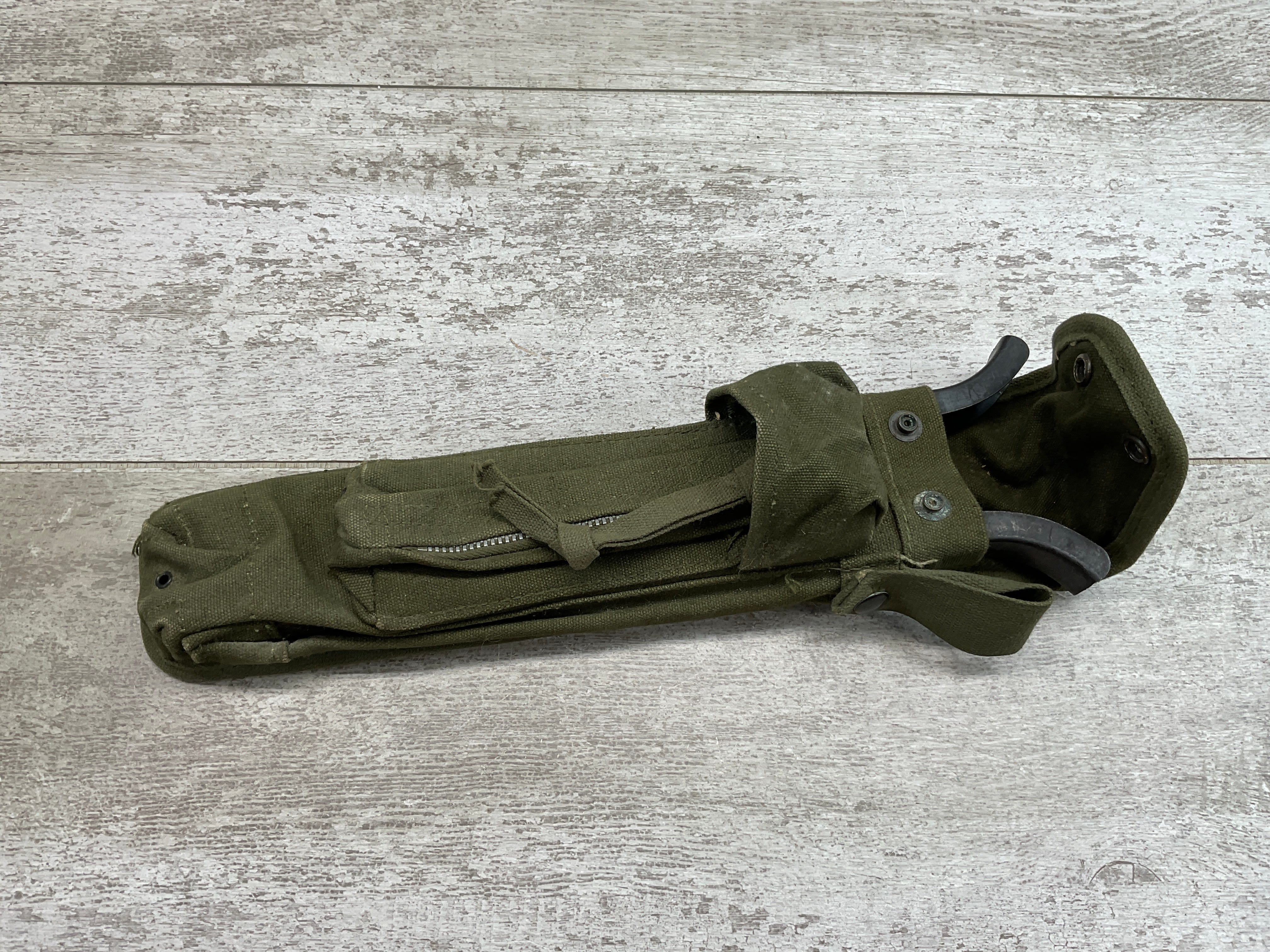 VIETNAM WAR M16 USGI XM3 BIPOD W/CANVAS CASE #4-01009-PB