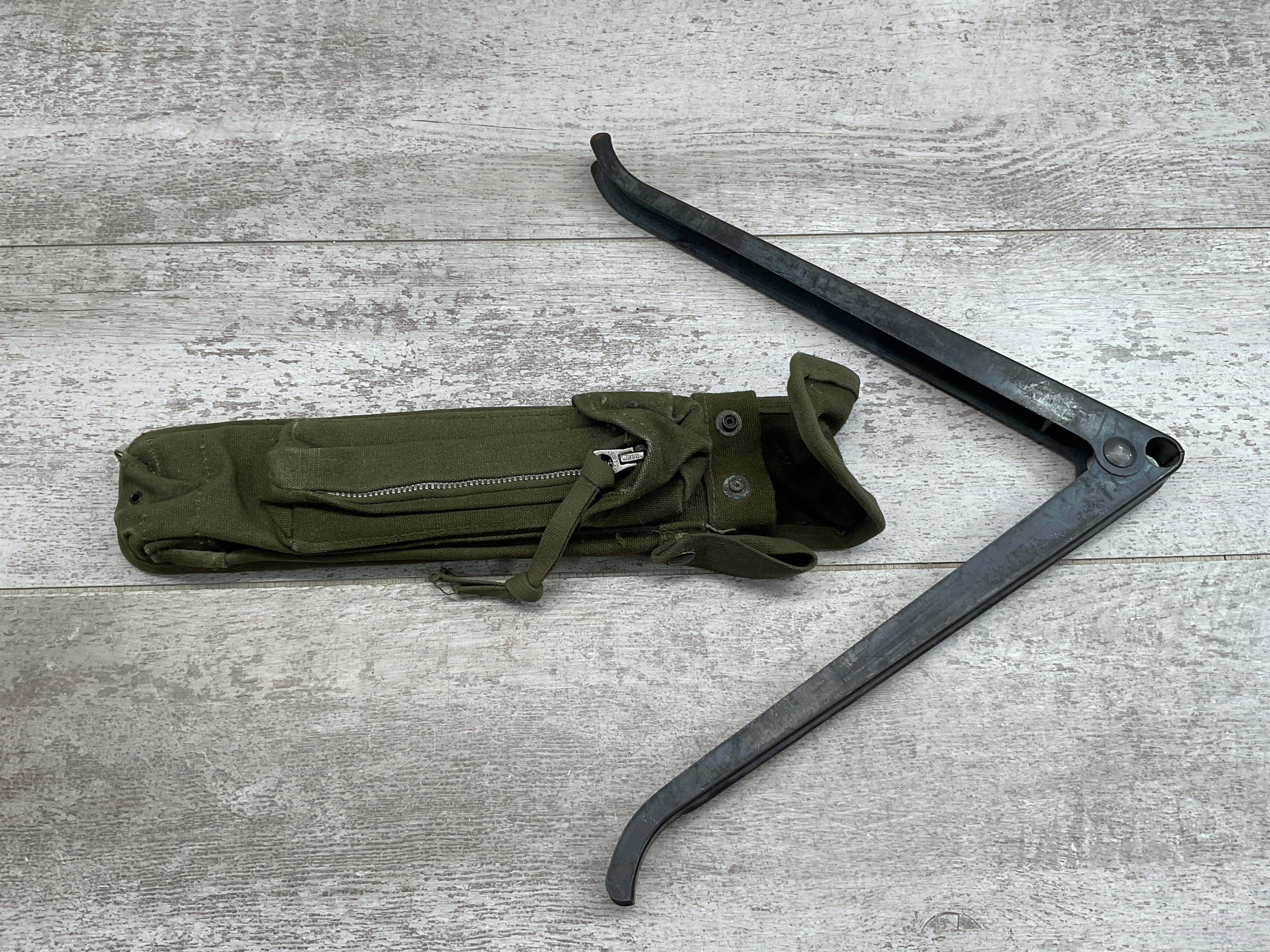 アメリカ軍実物放出品　usarmy XM3バイポッド＆キャリングケース アメリカ軍実物放出品 usarmy XM3バイポッド＆キャリングケース