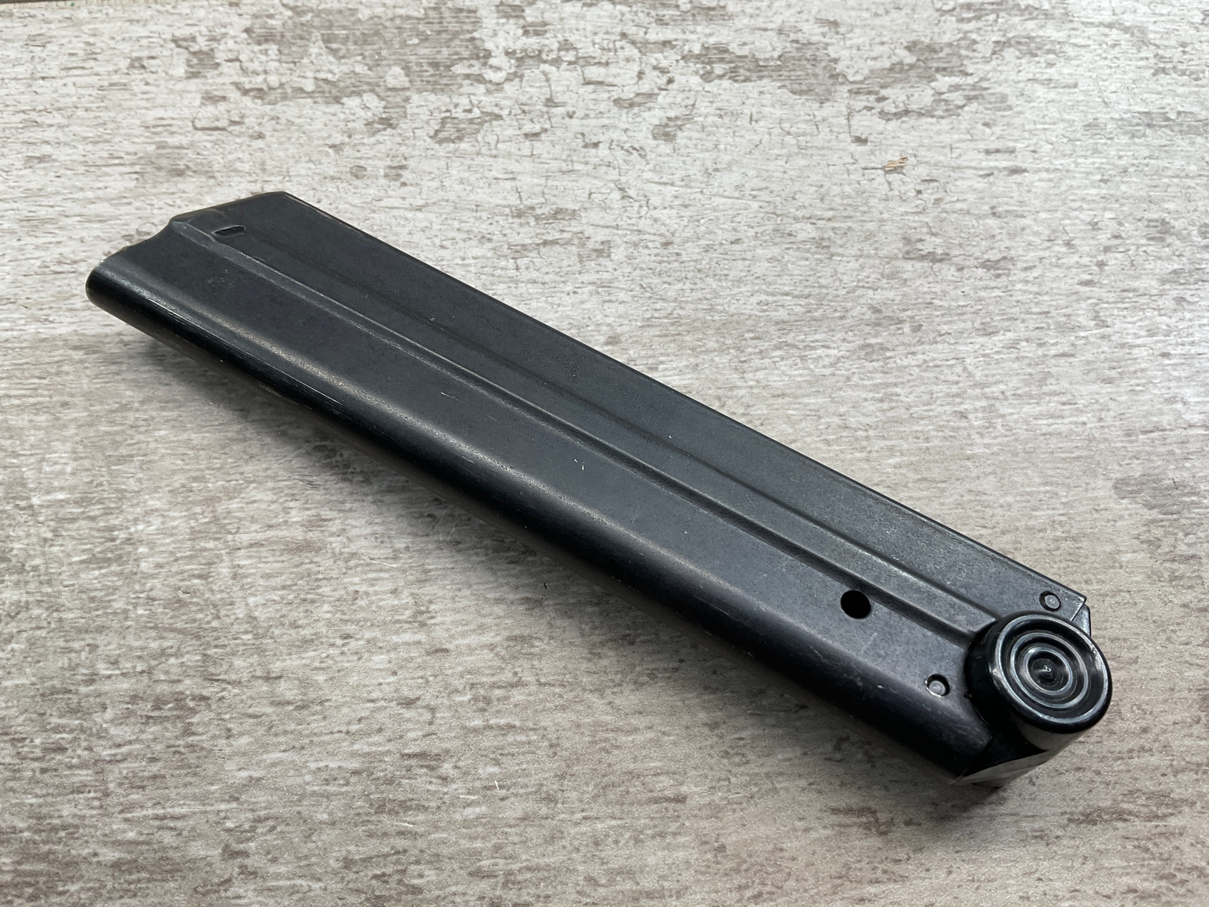 LUGER P-08 8インチ　パーツ欠落品 LUGER P08 MAGAZINE AFTERMARKET W/ BLACK PLASTIC BASE