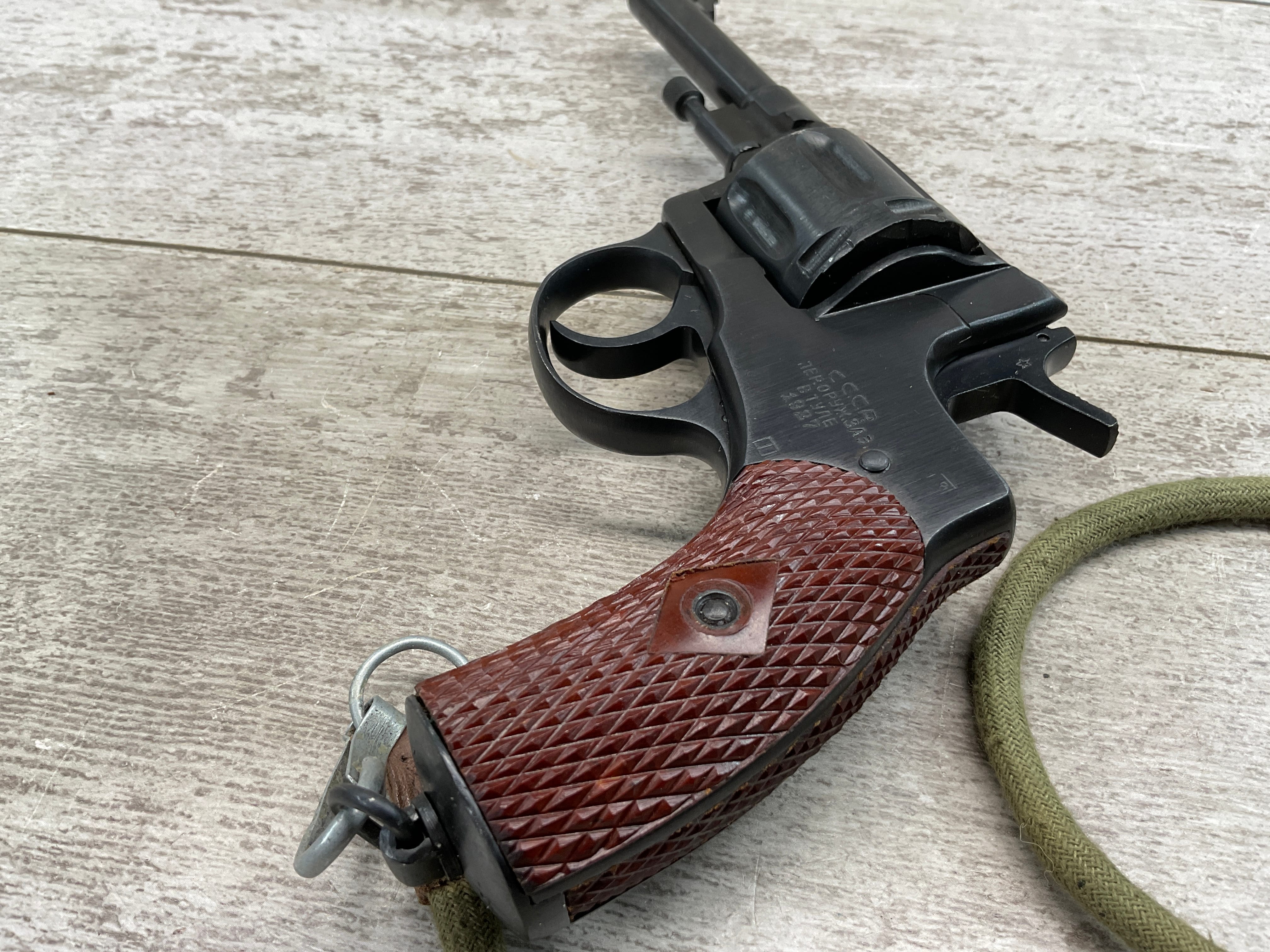 RUSSIAN NAGANT CCCP M1895 REVOLVER RIG, 1927 MARKED #3-08124