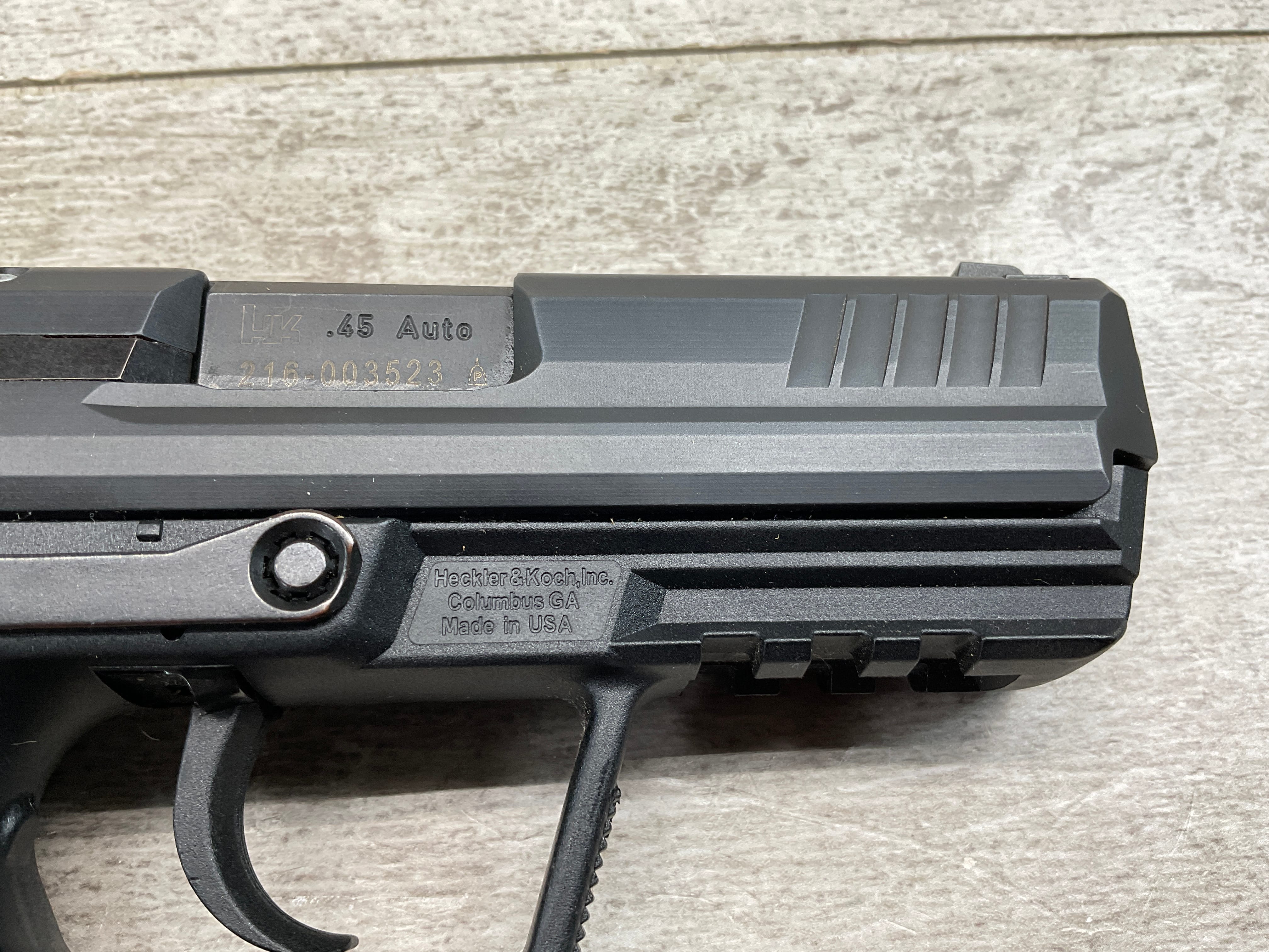 HECKLER & KOCH H&K USP V1 .45 ACP SEMI AUTO PISTOL, W/ NIGHT