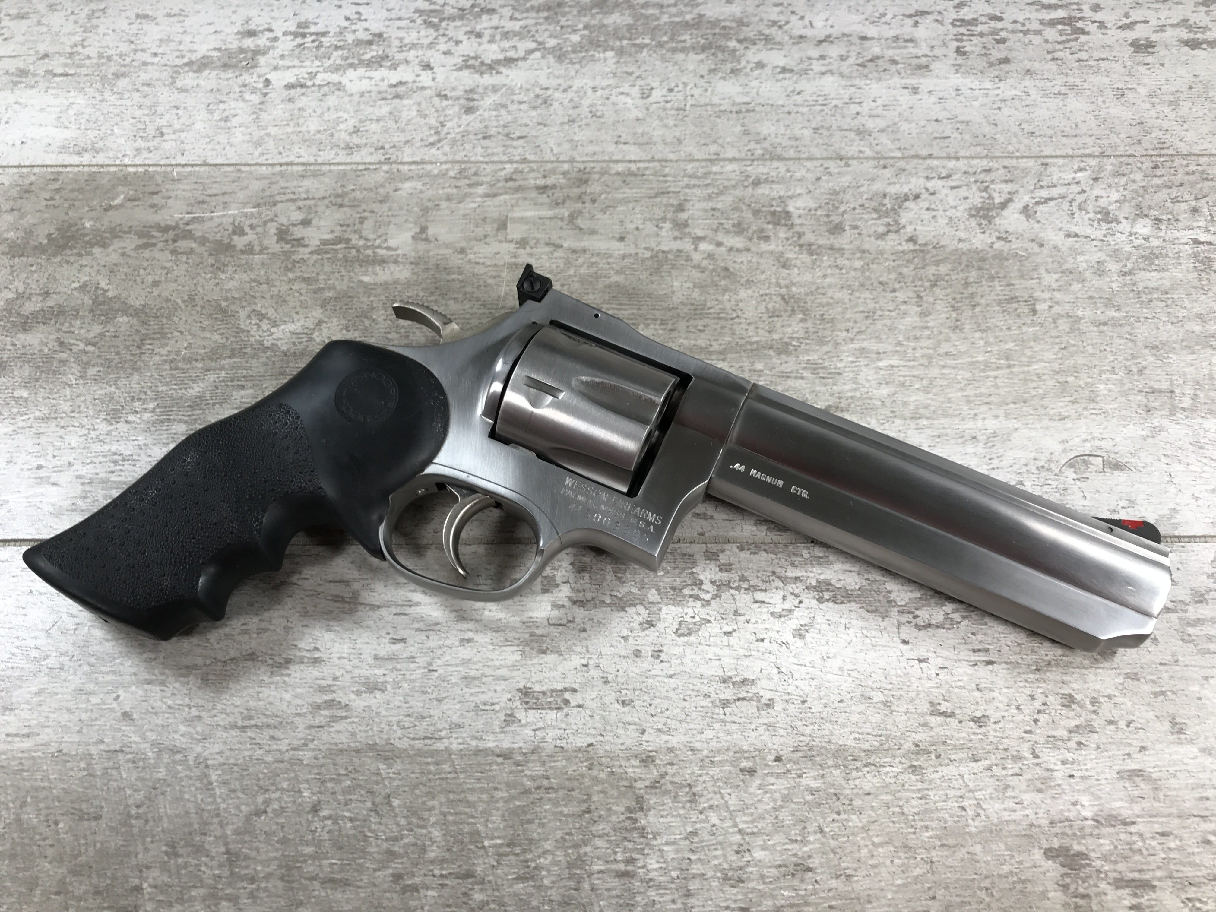 DAN WESSON 44 MAGNUM STAINLESS STEEL REVOLVER SKU#211
