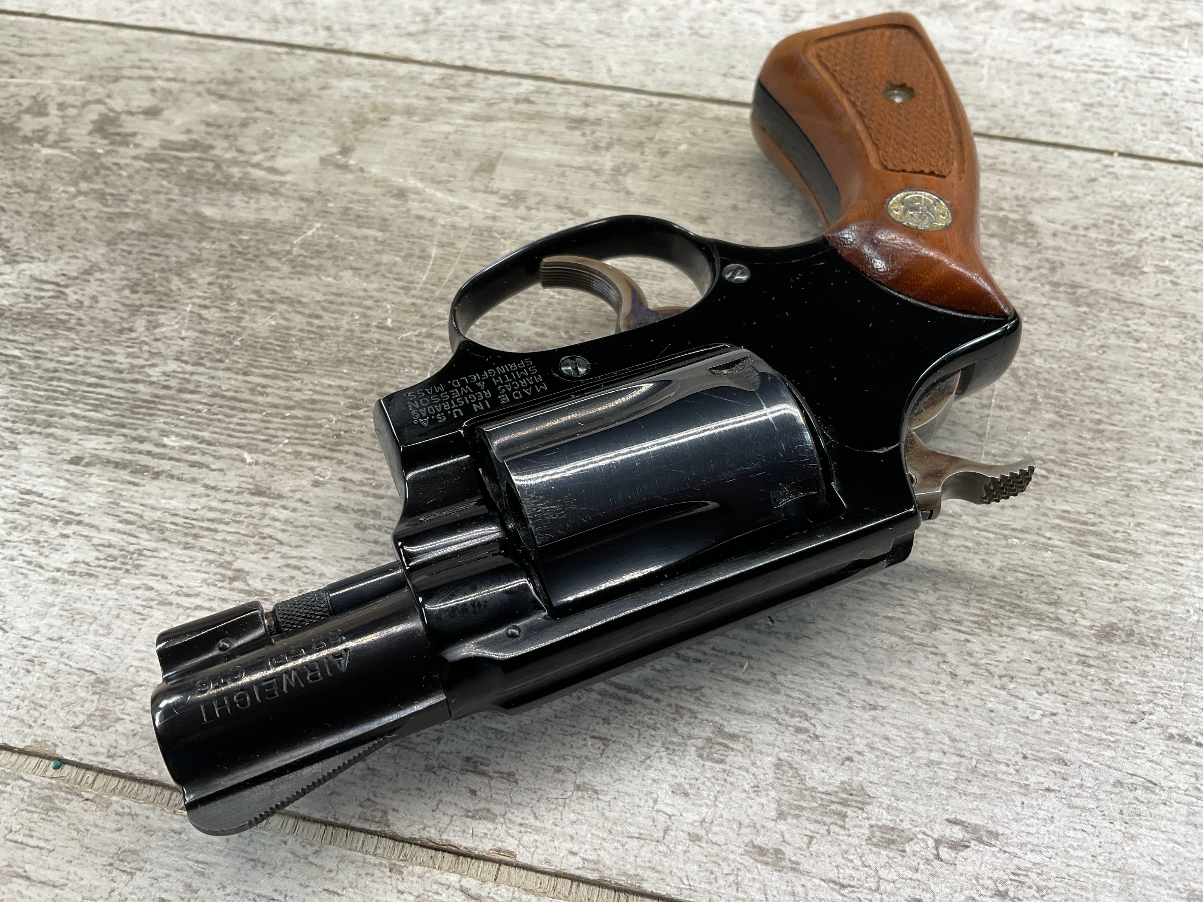 NEW CHIEFS SPECIAL リボルバー SMITH & WESSON MODEL 37 CHIEFS SPECIAL AIRWEIGHT 38 SPECIAL