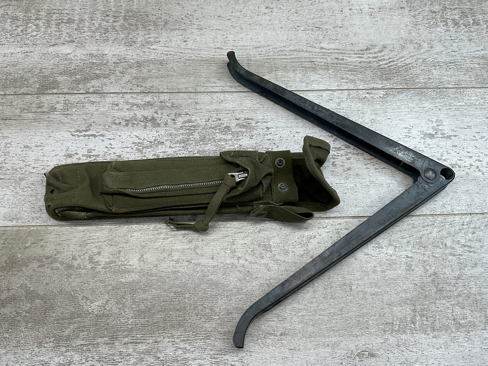 アメリカ軍実物放出品　usarmy XM3バイポッド＆キャリングケース s-l400.jpg