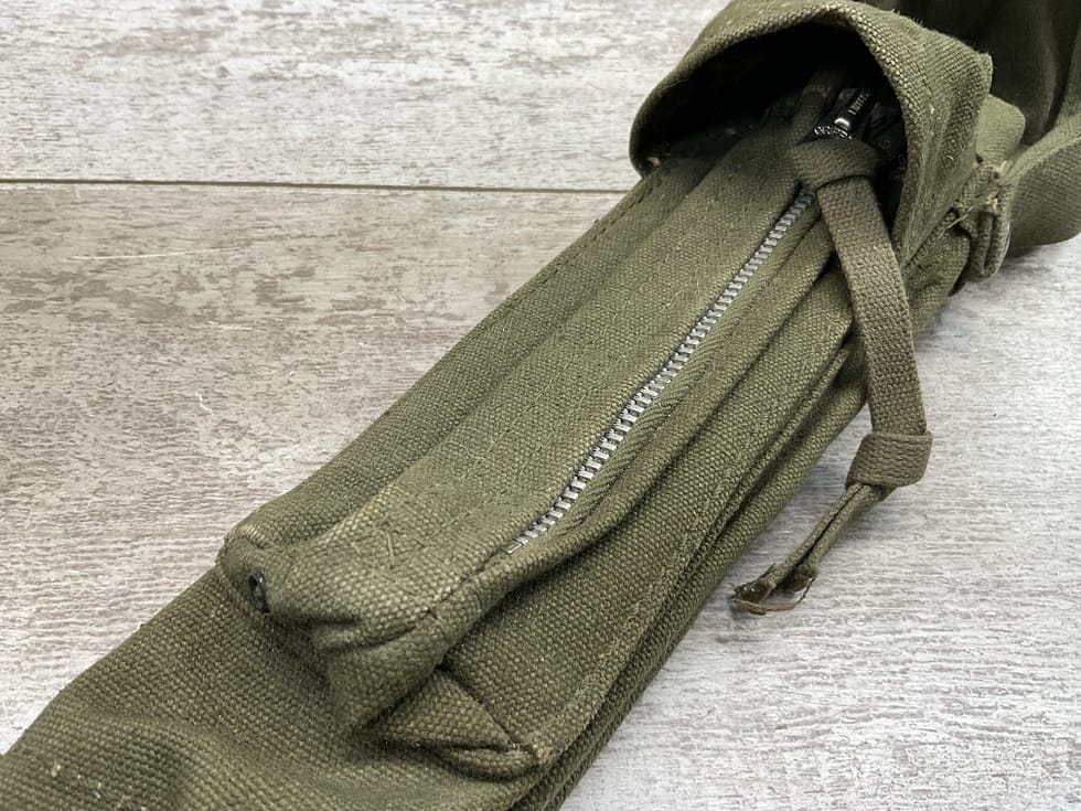 希少米軍実物 コットン装備 M16用 XM3バイポッド&ケース 個人装備