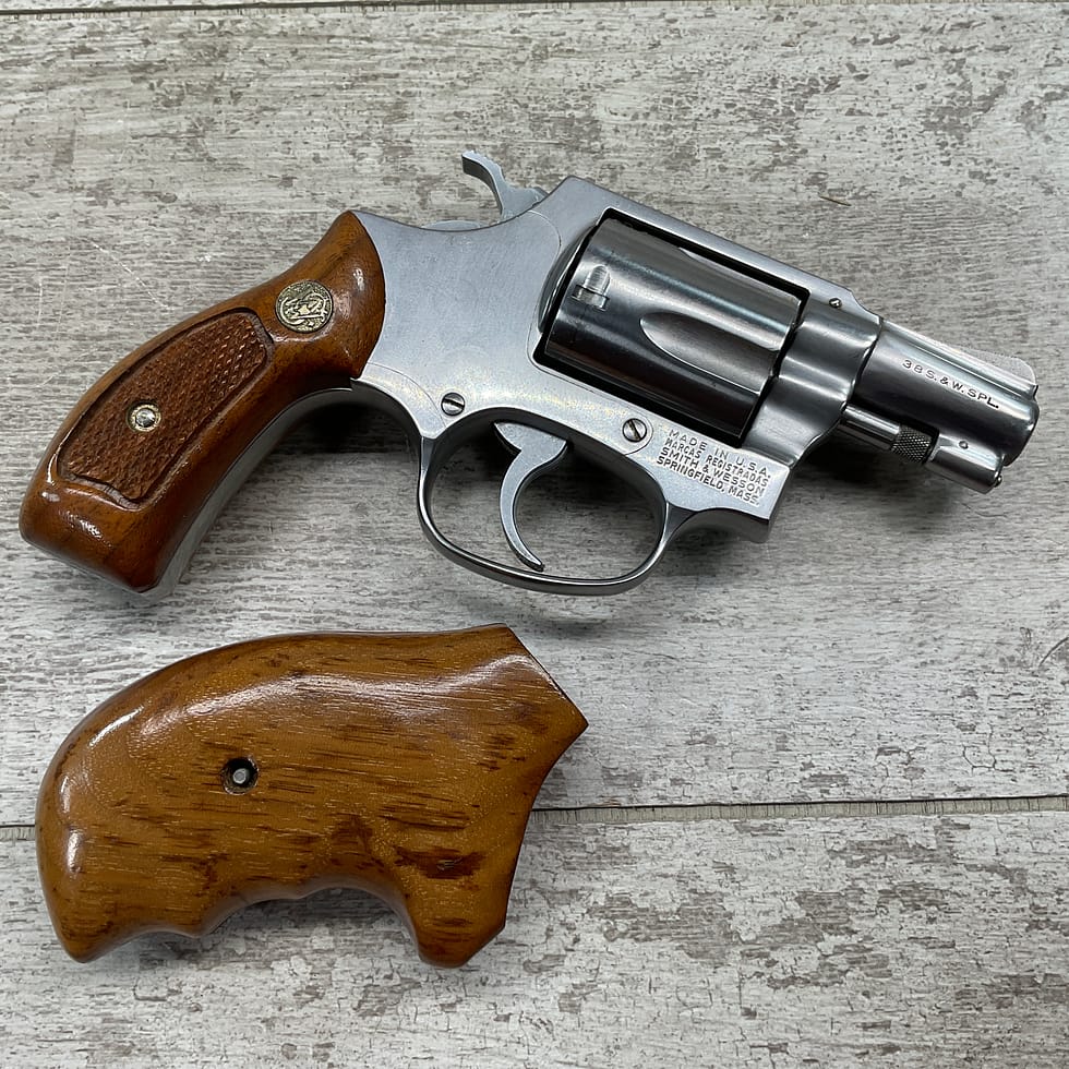 S&W MODEL 60 STAINLESS CHIEFS SPECIAL .38 - Checkpoint Charlie's